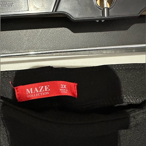 BNWT Maze Women’s Black Size 3X Crepe Stretch Dress Slacks. - Picture 2 of 5